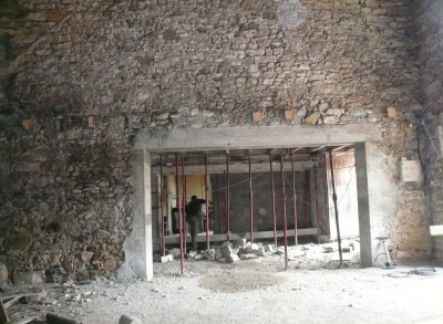 Ouverture de mur en pierre située à CAEN (14)